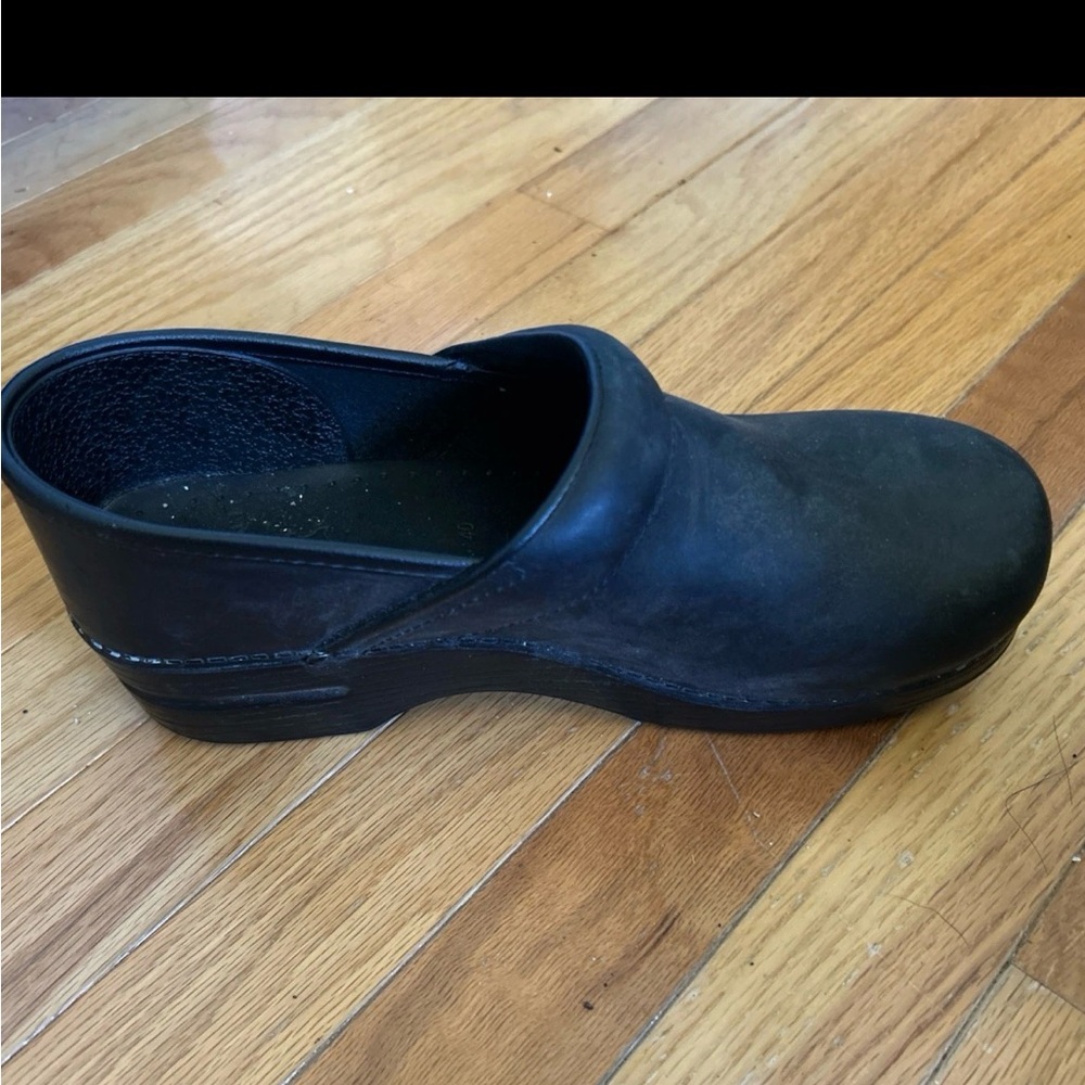 Women’s Dansko clogs